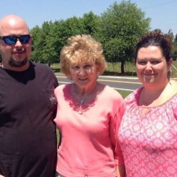 Meet your Posher, Laura - Picture 1 of 1